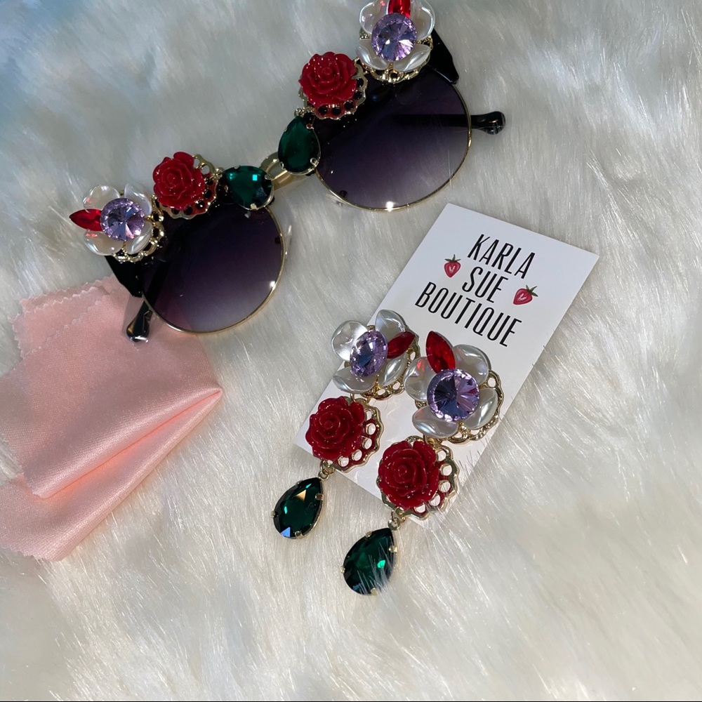Luxurious Unique Sunglasses Set - Picture 3 of 5